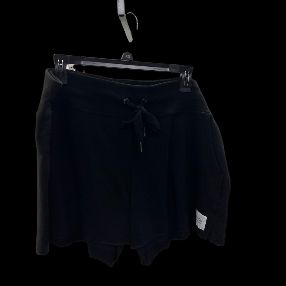 Calvin Klein Black Performance Shorts
XXL